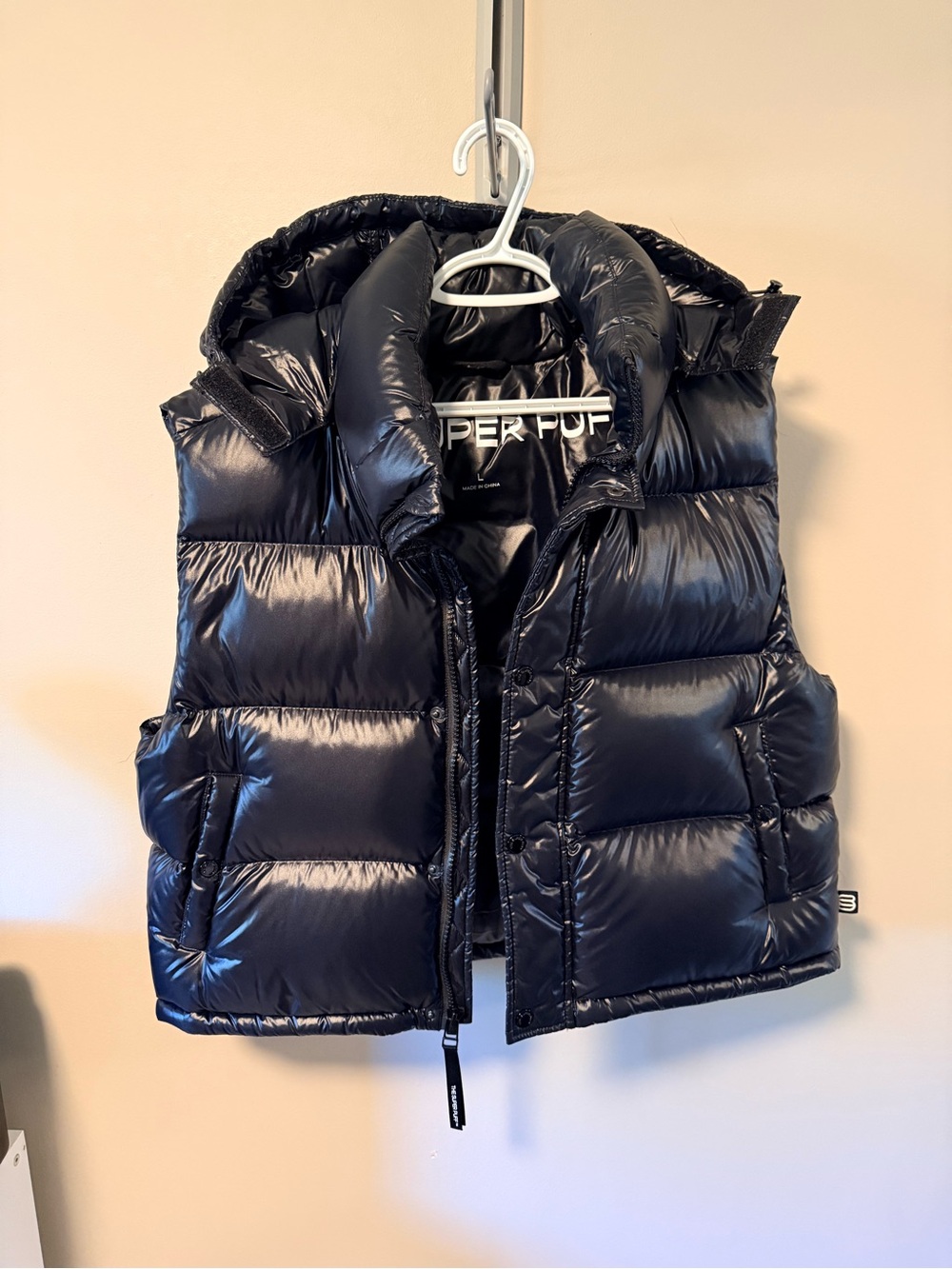 Aritzia Super Puff Short Hi-Gloss Vest